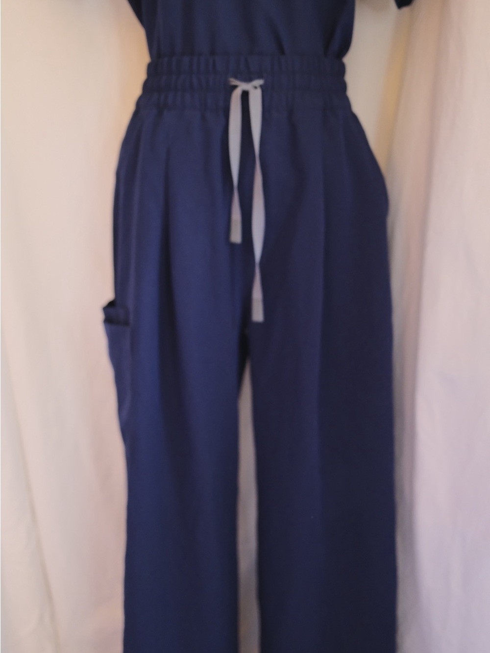 NWT FIGS Shelby Ultra High Rise Wide Leg Scrub Pants Navy Women’s Medium - Picture 3 of 7